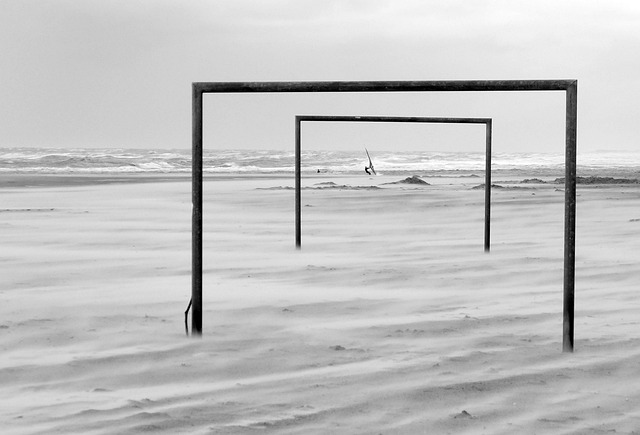 守与进攻两 守与进攻两